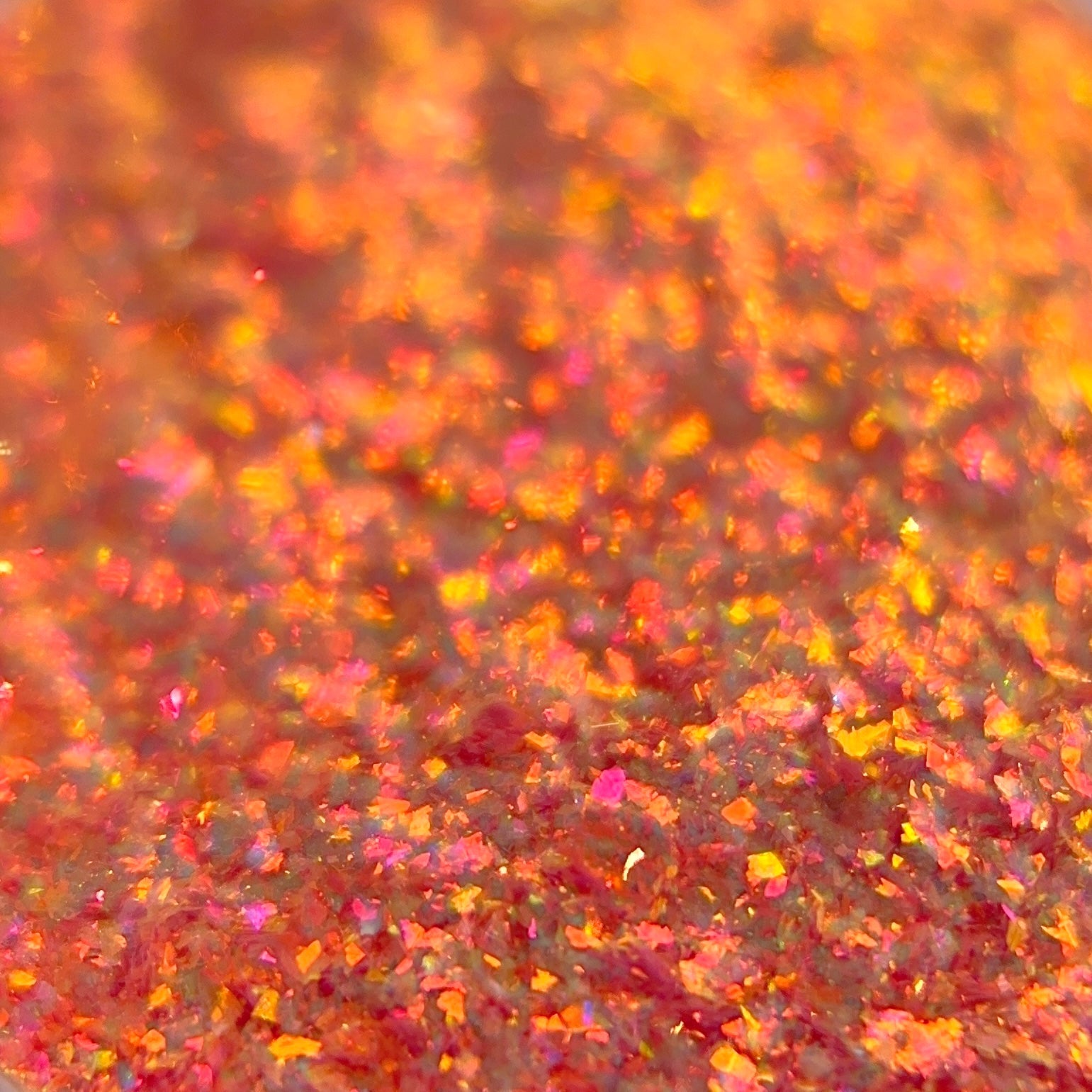 Sunlit Glimmer (Multichrome Pigment)