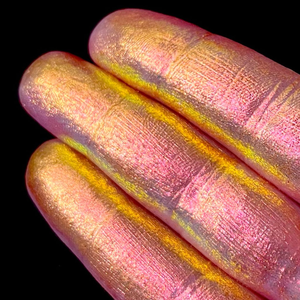 Sunlit Petals (Multichrome Pigment)